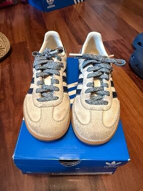 Adidas Sambas
